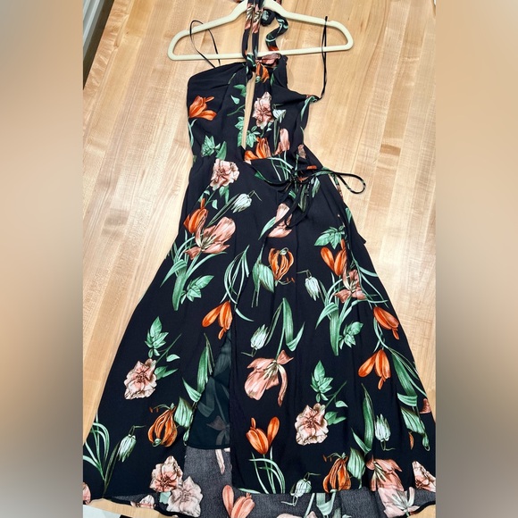 ASTR the Label Luciana Black Floral Print Wrap Midi Dress - Picture 4 of 6